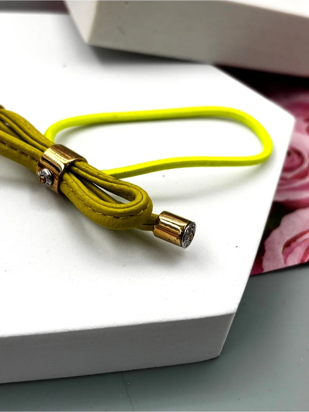 Henri Bendel Gold Tone Iconic Signed Hair Tie Pony-tail Holder